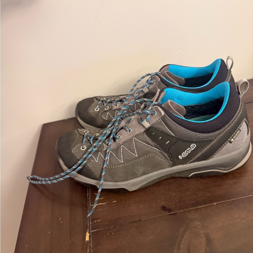 Asolo Women’s Low Hiking Shoes – Gore-Tex & Vibram – Size 8